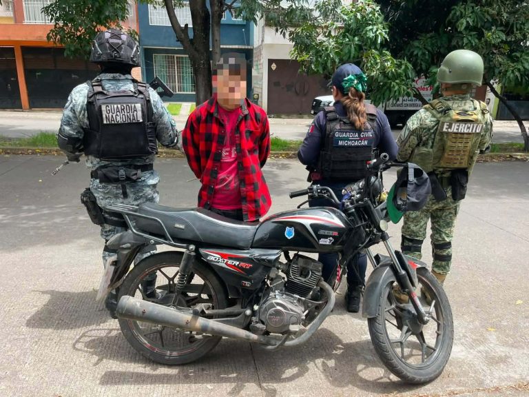 GC, GN y militares detienen a motociclista en posesión de droga en Villas del Pedregal