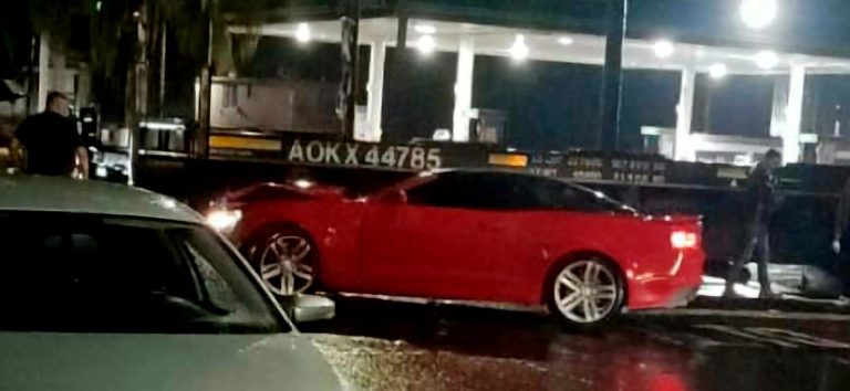 Auto choca contra un vagón del tren en la avenida Michoacán; no hubo lesionados