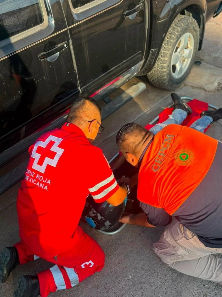 Adolescente resulta lesionado tras choque de motocicletas en Huetamo