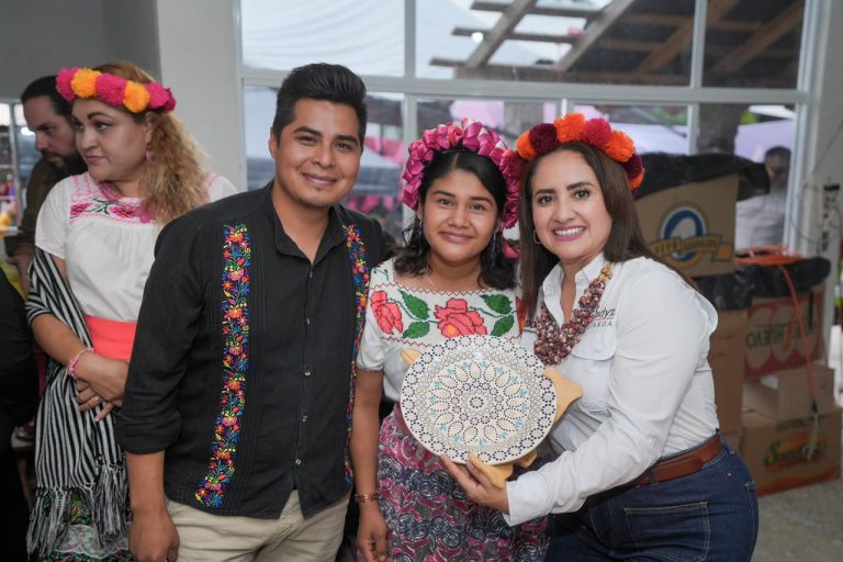 Gladyz Butanda abandera en Capula la lucha pacífica por la transformación