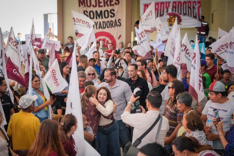 “No está sola, presidenta”: Gladyz Butanda y más de mil personas respaldan a Sheinbaum desde Jacona