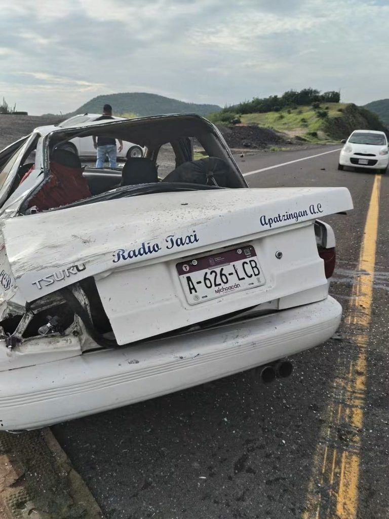 Dos accidentes afectan la circulación en la Autopista Siglo XXI; hay un lesionado