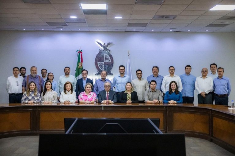 Rocha Moya encabeza reunión con su gabinete, tras regresar a la gubernatura de Sinaloa