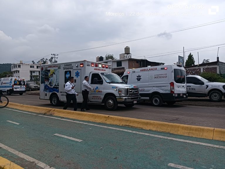 Vehículo embiste a motociclistas y huye, en la antigua carretera a Pátzcuaro