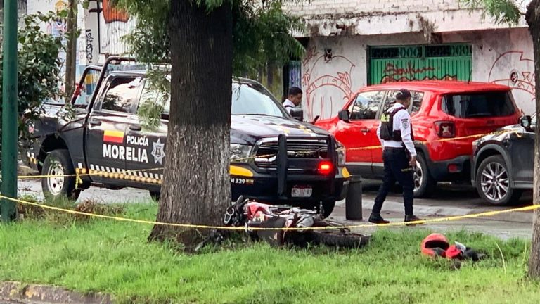 Accidente de motocicleta deja dos muertos sobre avenida Madero Poniente de Morelia