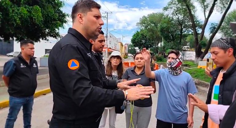 PC Estatal advierte riesgo por maquinaria pesada obstruida por manifestantes en Tres Puentes