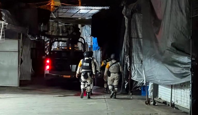 Muere en hospital hombre atacado a balazos en Zamora; viajaba en camioneta con impactos de arma de fuego