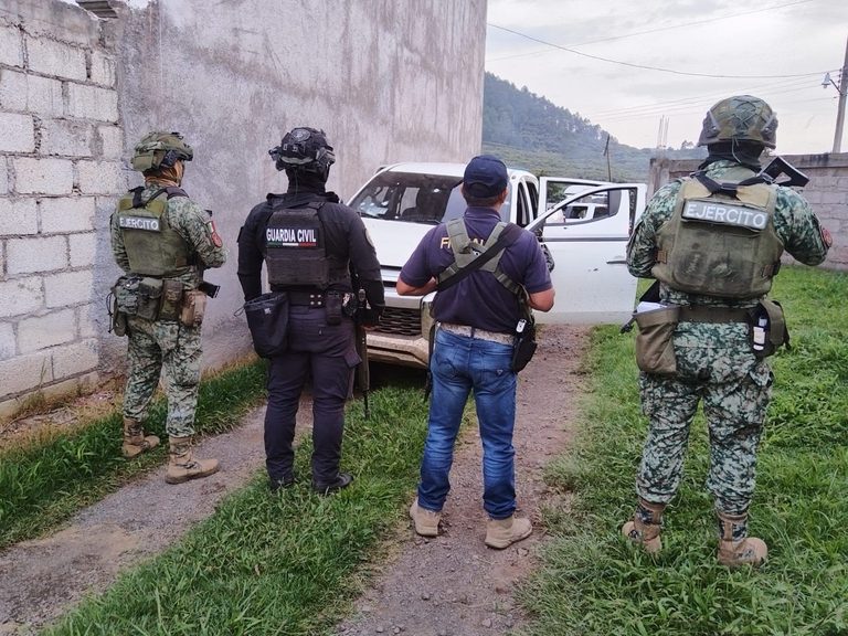 Tras repeler agresión en Tacámbaro, Guardia Civil detiene a 3 con armas y vehículo
