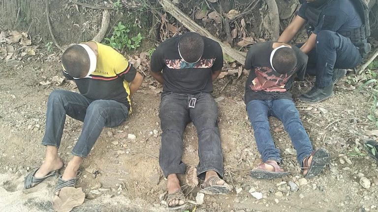 Localizan con vida a 3 jóvenes desaparecidos desde julio en Lázaro Cárdenas