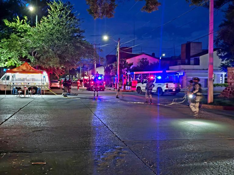 Sujeto armado es asesinado en puesto de venta de comida del Infonavit Progreso Nacional, Zamora