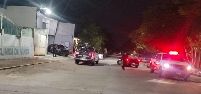 Padre e hijo mueren tras agresión armada en vulcanizadora de Apatzingán