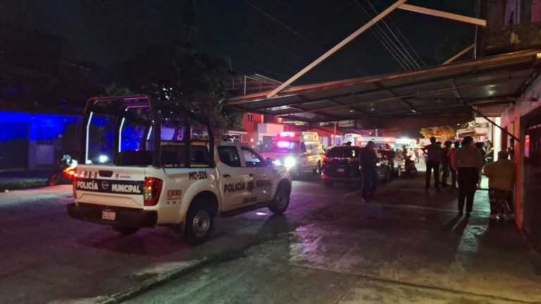 Ataque armado en cenaduría de Uruapan deja una mujer muerta y otra lesionada