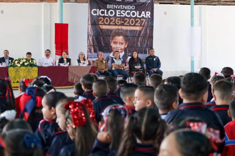 Quiroga da la bienvenida al ciclo escolar 2026-2027.