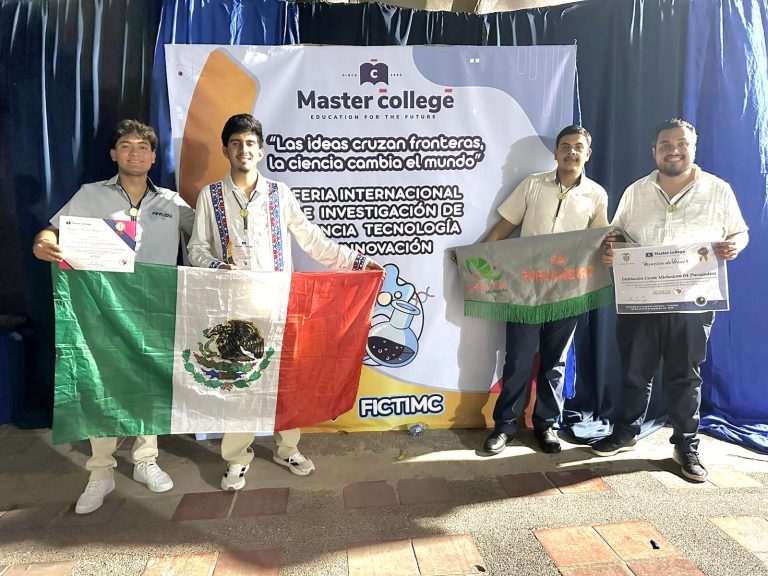 Estudiantes del Cecytem ganan primer lugar en feria internacional de ciencia en Colombia