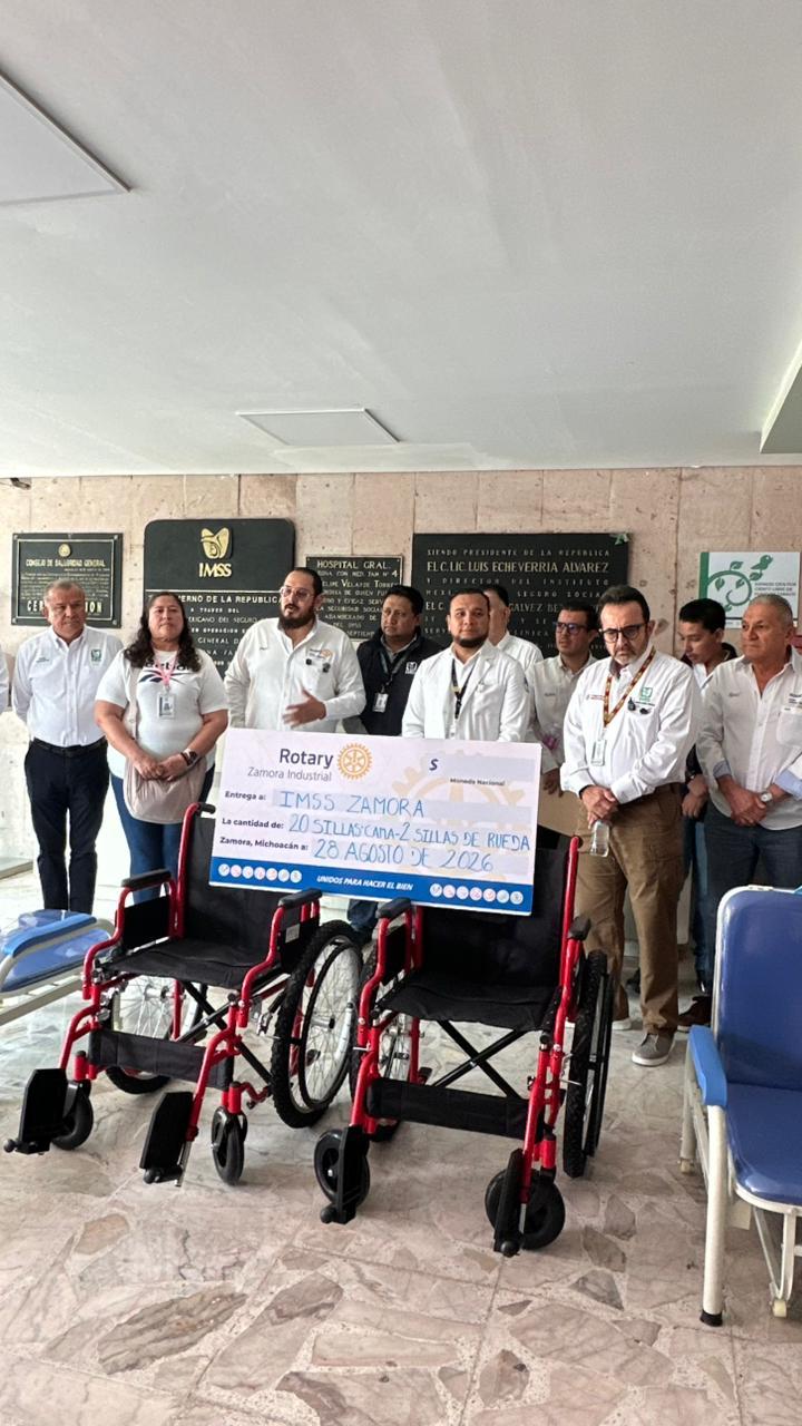 Recibe IMSS Michoacán donación de sillas cama y sillas de ruedas en el HGZ No. 4 en Zamora