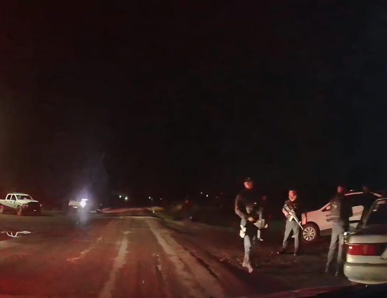 Delincuentes agreden a balazos a policías municipales de Pátzcuaro; un oficial resulta herido