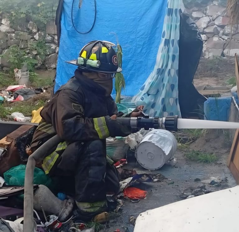 Pepenador resulta intoxicado durante incendio en predio de La Piedad