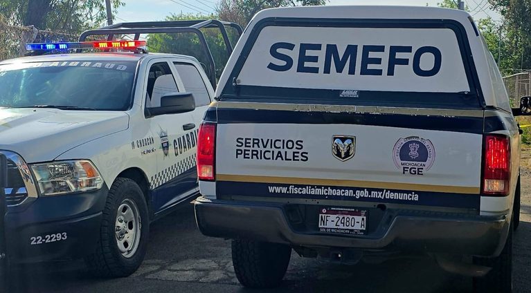 Hallan a hombre ejecutado a balazos en una carretera de Turicato