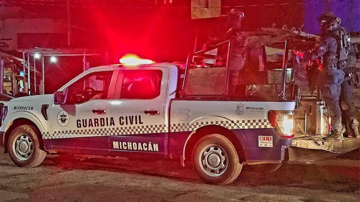 Balean a dos masculinos en Apatzingán; uno muere