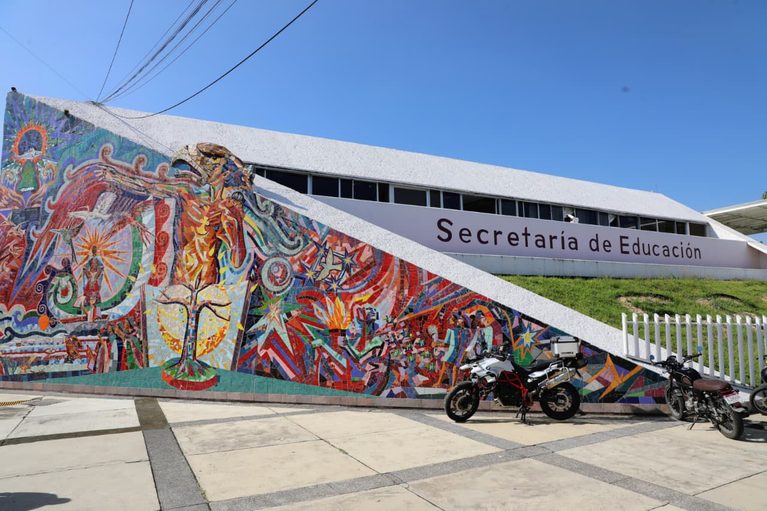 SEE atiende demanda educativa en secundaria de San Francisco Peribán