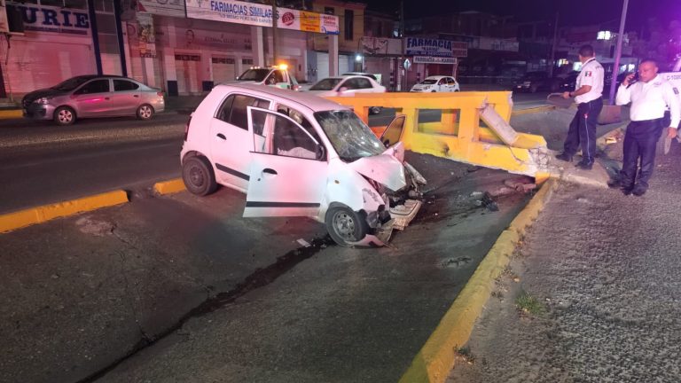 Periodista muere en accidente vehicular en Lázaro Cárdenas