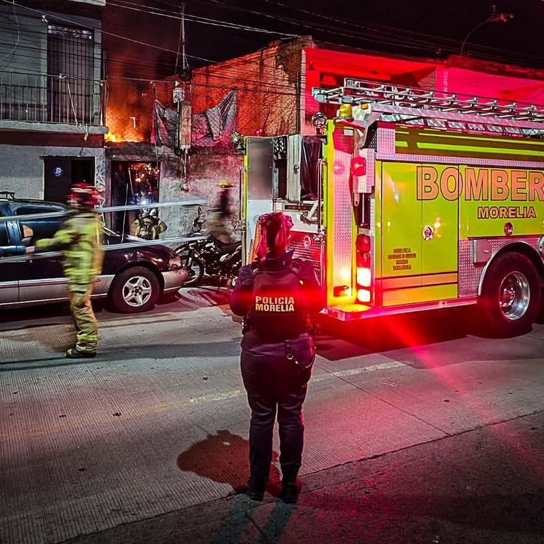 Incendio en azotea de vivienda moviliza a bomberos en la colonia Felícitas del Río