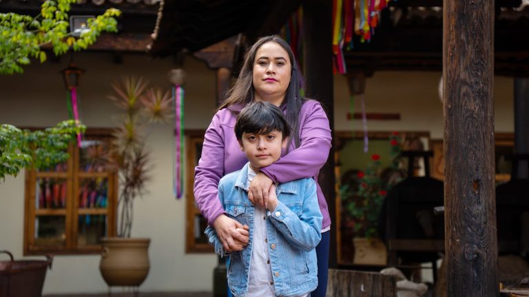 Michoacán respalda a las mujeres que sostienen el cuidado de infancias con cáncer