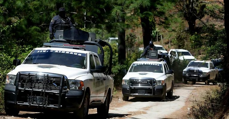 Sujetos armados atacan a policías en la región de Indaparapeo