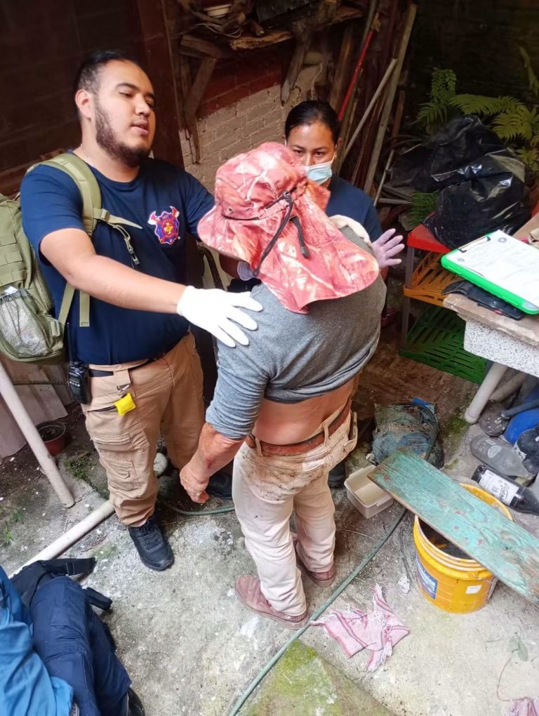 Dos albañiles resultan heridos tras caer del segundo piso, de una construcción en Uruapan