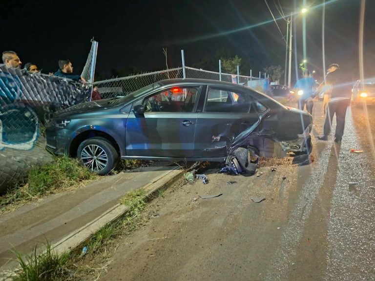Se registra choque entre dos vehículos sobre la avenida Héroes Anónimos, en Morelia