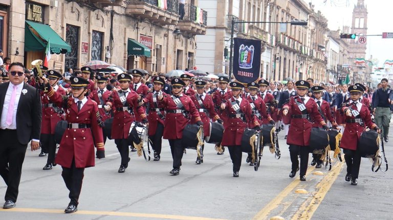 Más de 4 mil 500 estudiantes participaron en el Desfile Cívico Militar del 16 de septiembre